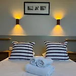Les Bains - Et Restaurant 3* Boyardville