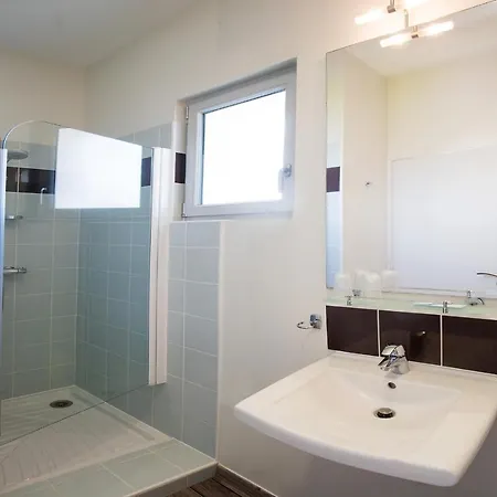 Les Bains - Et Restaurant 3* Boyardville