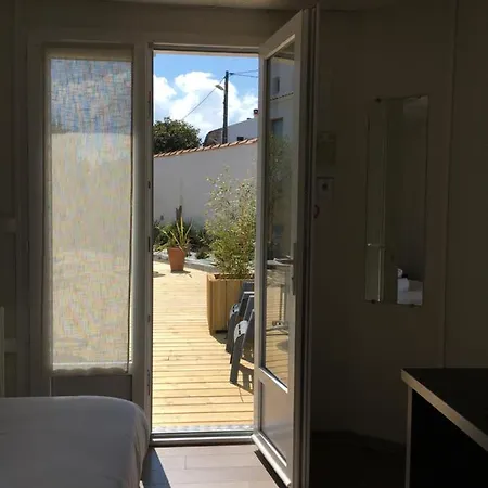 Les Bains - Et Restaurant Отель
