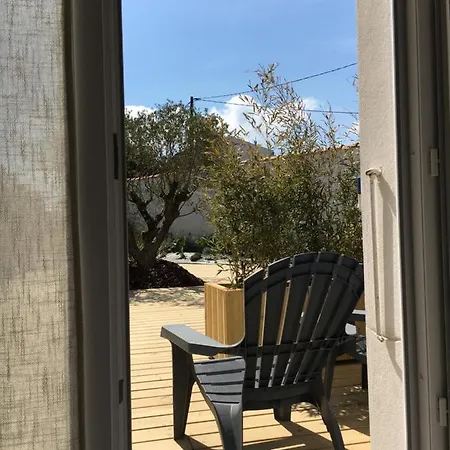Les Bains - Et Restaurant Отель