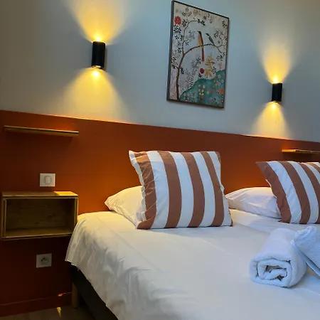 Les Bains - Et Restaurant Отель 3*