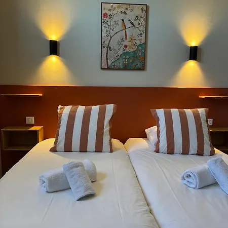 Les Bains - Et Restaurant Отель 3*
