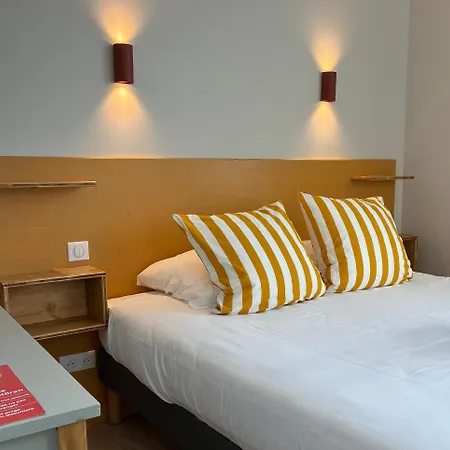Les Bains - Et Restaurant Отель 3*
