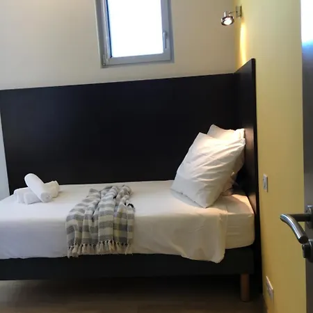 Les Bains - Et Restaurant Hotel