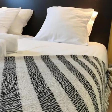 Les Bains - Et Restaurant Hotel