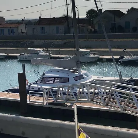 Les Bains - Et Restaurant Hotell 3*