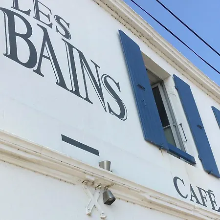 Les Bains - Et Restaurant Hotell 3*