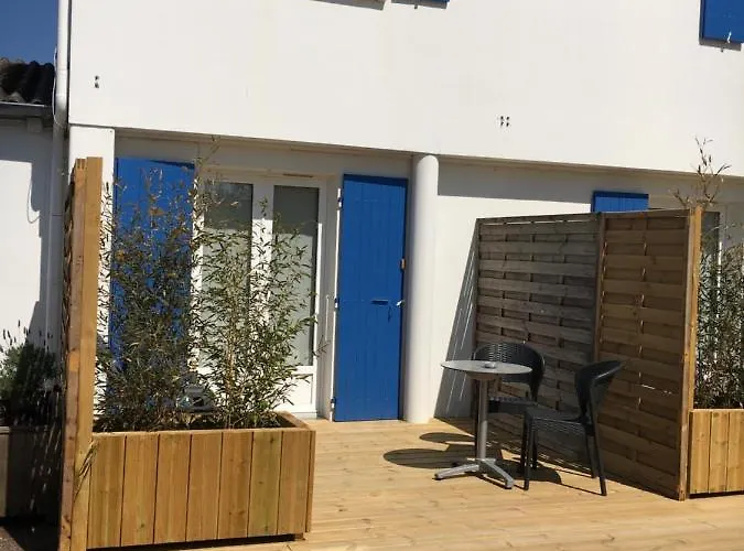 Les Bains - Et Restaurant Hotel