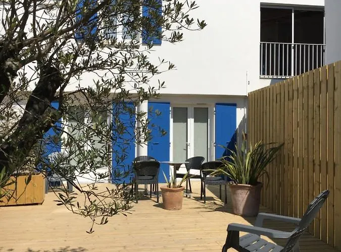 Les Bains - Et Restaurant Hotel Boyardville