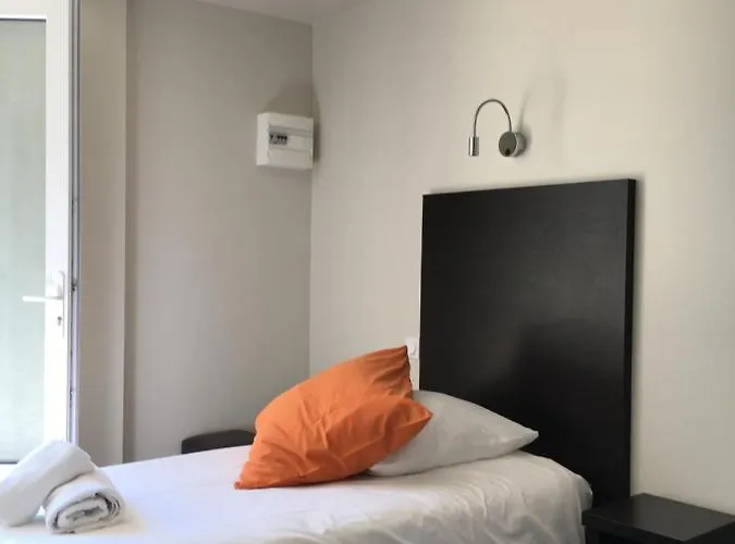 Les Bains - Et Restaurant Hotel 3*