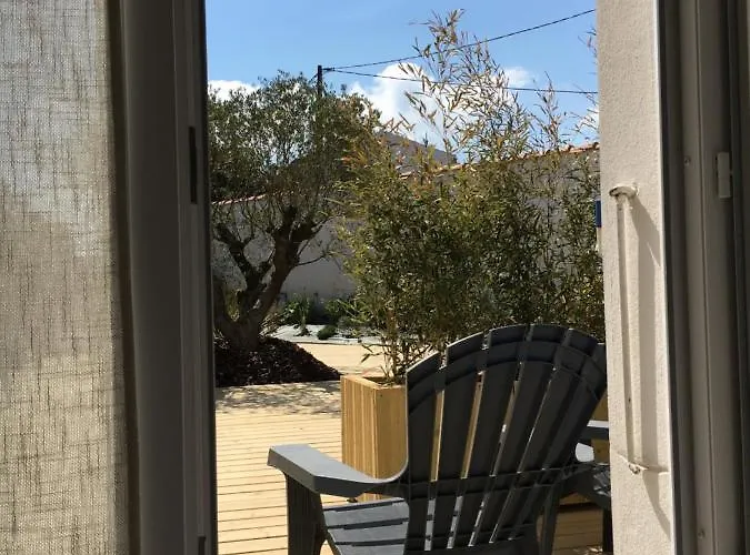 Les Bains - Et Restaurant Hotel