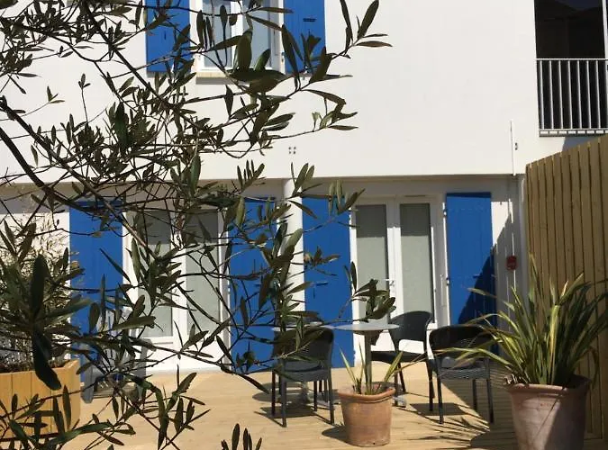 Les Bains - Et Restaurant Hotel Boyardville