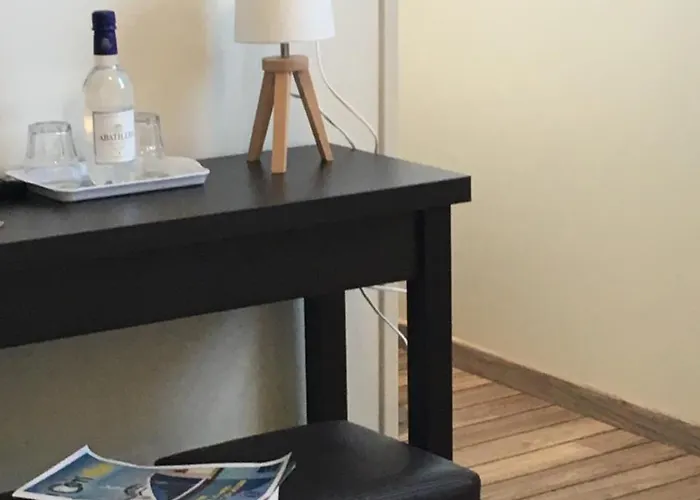 Les Bains - Et Restaurant Hotel