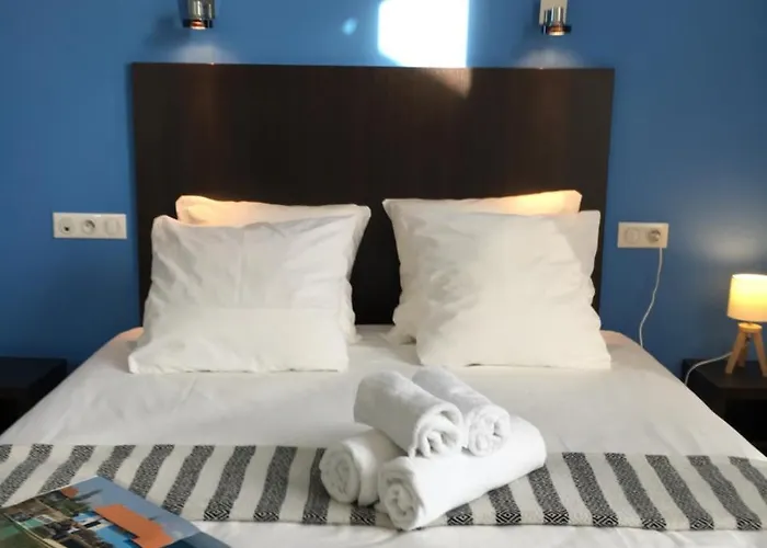 Hotel Les Bains - Et Restaurant Boyardville