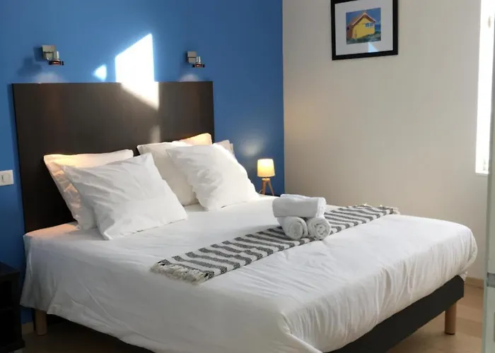 Hotel Les Bains - Et Restaurant Boyardville