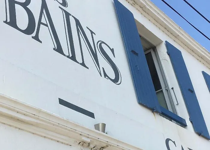 Les Bains - Et Restaurant Hotel 3*